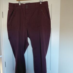 Kut from the Kloth Women's 22W Plum Cargo Pants
